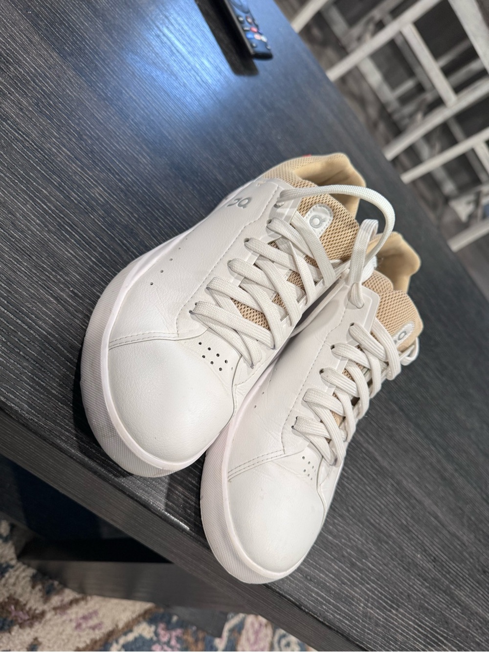 On Women's THE ROGER Advantage Shoes white beige - Picture 9 of 9